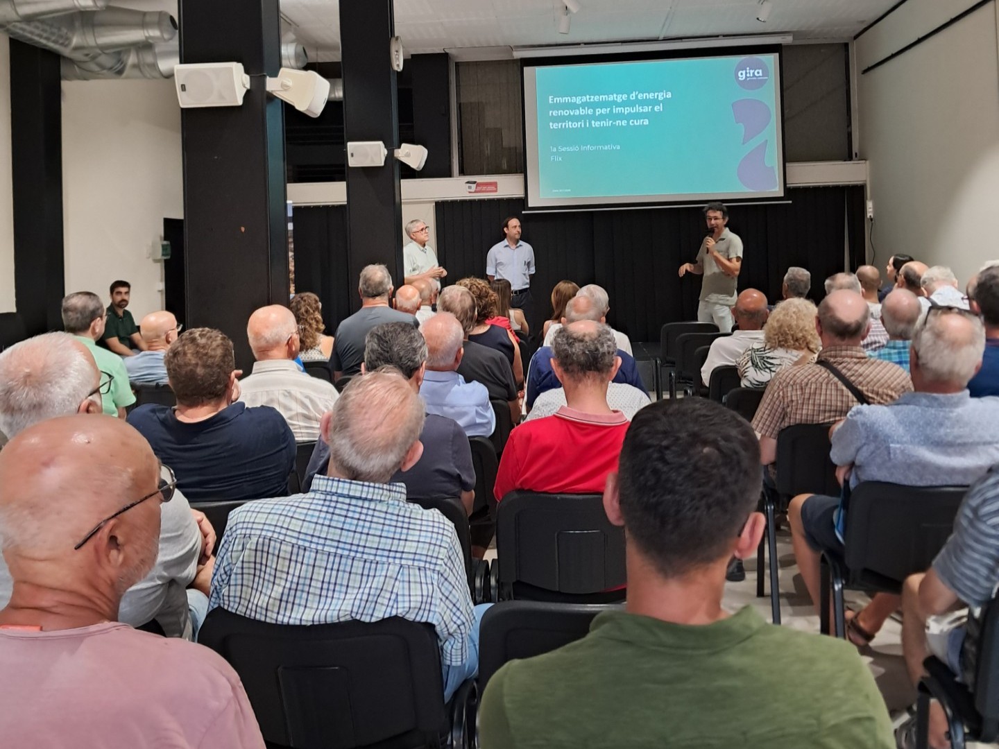 Flix acull nous espais d’informació ciutadana per parlar del projecte GIRA amb una sessió informativa i un punt d’atenció al mercat municipal